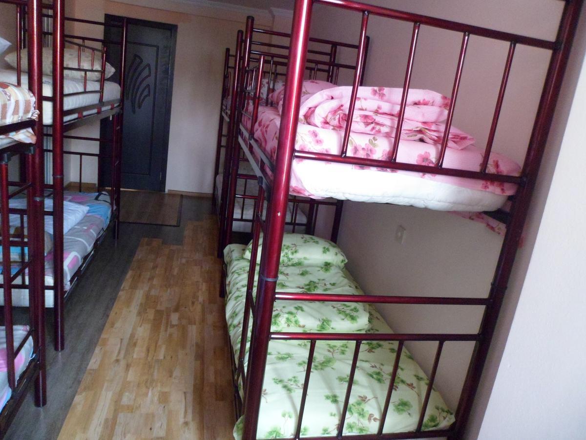 Everyday Cat Hostel Batoumi Extérieur photo