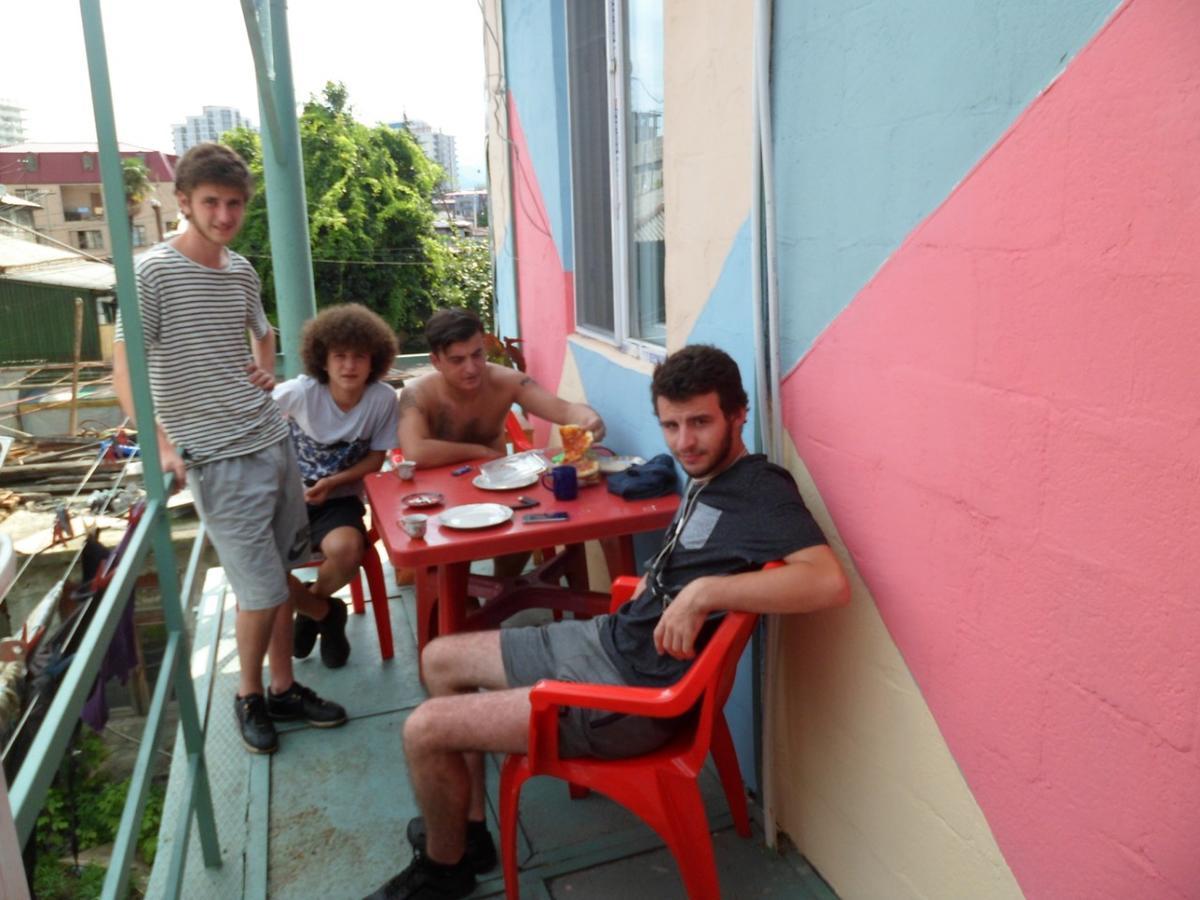 Everyday Cat Hostel Batoumi Extérieur photo